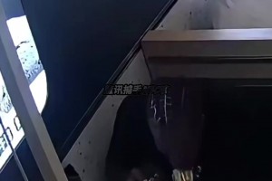 大口吃面！萊昂納德中國行點名吃喬治同款拉面 吃的是真香哈~