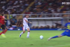 ??S-希門尼斯單刀沒有打進(jìn)！解說員激情吶喊后:這球偏的有點(diǎn)多