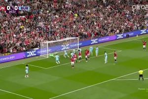 又是烏龍??卡塞米羅頭球造烏龍，曼聯(lián)英超開(kāi)賽3輪2球全是烏龍