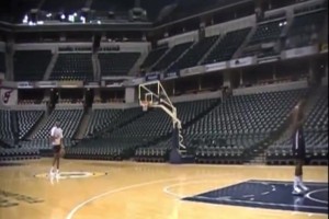 曾經(jīng)天賦拉滿！年輕喬治跨過216的希伯特完成扣籃