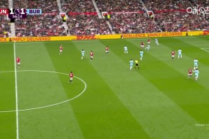 首個(gè)非烏龍進(jìn)球！達(dá)洛特助攻姆伯莫破門(mén)曼聯(lián)再度領(lǐng)先