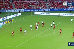 這球什么水平？南通隊(duì)精彩傳切撕開防線，蘇州隊(duì)門將力保城門??