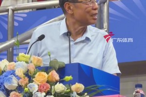 鐘南山談亞洲杯，說(shuō)胡明軒最后一投可惜了~