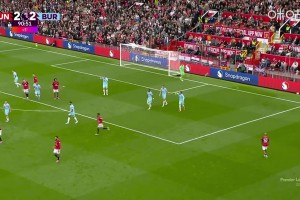 B費(fèi)點(diǎn)射絕殺！阿瑪?shù)卤焕蛞碌沟?，主裁回看VAR改判點(diǎn)球