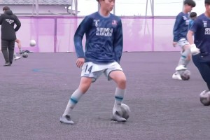 三苫熏批發(fā)市場！看一下日本高中青訓訓練有多強，這盤帶教科書級