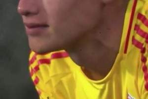 J羅也是主場(chǎng)謝幕？比賽結(jié)束前J羅含淚，賽后獨(dú)坐球場(chǎng)