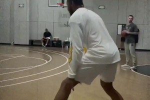 楊毅分享安東尼經(jīng)典時刻：賽季6次絕殺+打熱火不進三秒?yún)^(qū)砍50