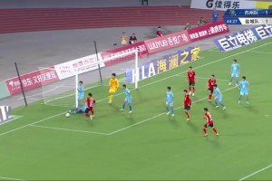 舍身護隊！蘇超鹽城隊防守中多人門前封堵力保城門不失??