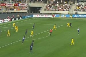 荷蘭2-0領(lǐng)先！立陶宛解圍不利，昆滕-廷伯小角度推射破門(mén)