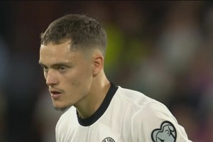 擊碎質疑！維爾茨精彩任意球破門，德國3-1領先北愛爾蘭！