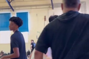 恐怖的得分爆炸力！巔峰安東尼上場(chǎng)僅14分鐘就狂轟37分，打爆尼日利亞！