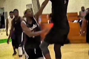 楊毅：韋德作為熱火隊(duì)歷史上最偉大的運(yùn)動(dòng)員卻沒(méi)有拿過(guò)頂薪合同~