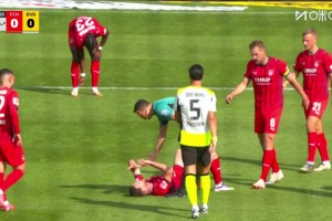 廢人動作！海登海默齊夫齊瓦澤亮鞋釘，雙腳鏟倒恩梅查被直紅罰下