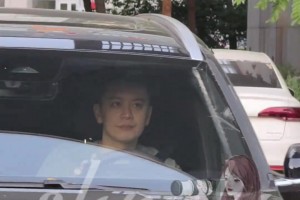 太低調(diào)了！CBA總冠軍教頭楊鳴開著14w的星越被群眾拍到