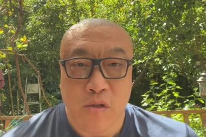 馬?。和炼浜偷聡?在保證防守前提下誰三分投的好誰就有優(yōu)勢(shì)~