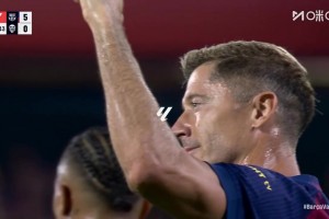 萊萬接球爆射死角破門！奧爾莫直塞送助攻！巴薩5-0領(lǐng)先瓦倫！