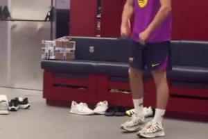 激情！亞馬爾發(fā)的加維打乒乓球直拍！旁邊已經(jīng)習(xí)以為常的拉菲~