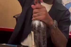 什么時(shí)候再來(lái)？安東尼此前中國(guó)行，在上海開了一瓶83年的拉菲~