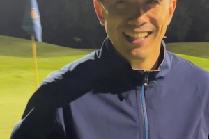 牛??！趙繼偉打高爾夫球直接一桿進洞 引發(fā)一陣驚呼~