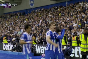 輕松寫(xiě)意！明特單刀騙過(guò)門(mén)將推空門(mén)得手，布萊頓1-0領(lǐng)先熱刺