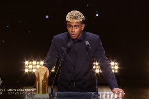 衛(wèi)冕成功！官方：18歲亞馬爾獲2025科帕獎(jiǎng)，巴薩新星連續(xù)兩年奪魁