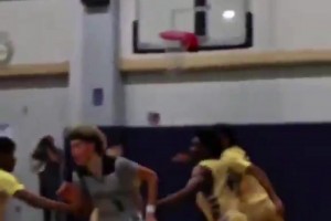 天賦盡顯！鮑爾高中時在五人包圍網(wǎng)中命中三分