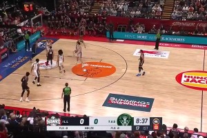 降維打擊??麥基NBL首秀20中15狂砍32分13板3帽2斷