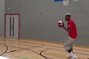 偶像與迷弟！美國男籃時(shí)期KD和華子的投射訓(xùn)練！甚至速率差不多！