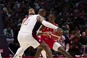 慢鏡回看！詹姆斯此前最后時(shí)刻單挑施羅德這球，滿滿都是細(xì)節(jié)??！