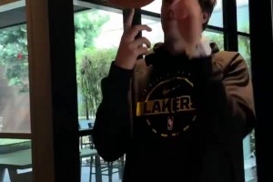 比C羅當(dāng)年還高！2.01米奧努阿楚逆天倒鉤，這腿也太長(zhǎng)啦??