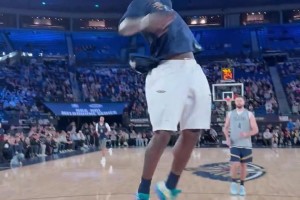 害擱那扣籃??錫安訓(xùn)練中輕松360度暴扣！暴瘦后確實輕盈多了