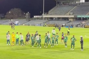 沖球迷豎中指！楊立瑜謝場提前離開引球迷不滿被罵，豎中指回應(yīng)