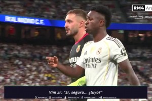 黃潛門將試圖干擾維尼修斯，姆巴佩看到后一把推開他