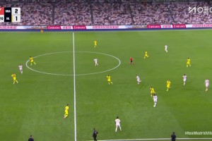 沒能拼過速度！穆里奧拉倒維尼修斯，吃到第二張黃牌被罰下