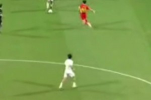 悲催！廣西平果球員犯規(guī)導致自己骨折受傷