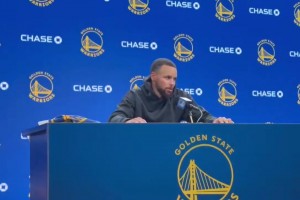 勇士首秀！庫里：霍福德作為5號(hào)位非常全面，我和他的默契不可言喻！