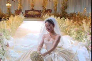 小臉蛋好身材！堂安律老婆穿上婚紗后看著真的太美了??