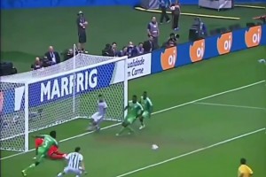 能控這么久也挺厲害！名場面：曼城禁區(qū)內20秒7腳傳遞無人射門~