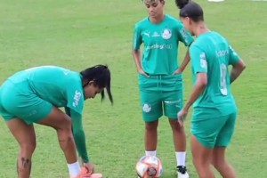 這一幕似曾相識(shí)，但確是女版MSN??