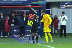 換人神了！蘇超南通隊點球大戰(zhàn)前換門將，蔡天龍登場連撲兩點??