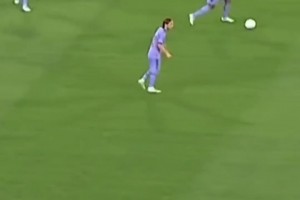 征服了世界的男人！當(dāng)梅西天神下凡時(shí)，其他人的反應(yīng)是什么樣的？