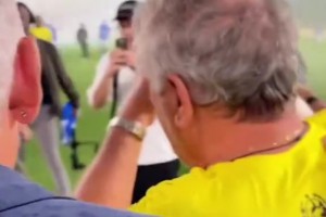 此前元老賽巴西8:3意大利：巴喬攙扶濟(jì)科入場，獨(dú)狼上演帽子戲法