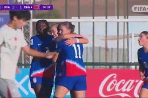 被扳平！中國女足中場被斷球，馬爾瑟姆一條龍突入禁區(qū)破門