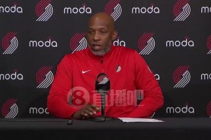 ??出大事了！Shams：開(kāi)拓者主教練比盧普斯因涉嫌非法賭博被捕