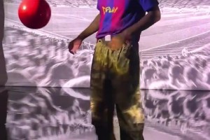 夢(mèng)幻聯(lián)動(dòng)！巴薩與歌手黃老板的聯(lián)名球衣拍攝花絮！