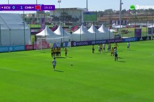 十分角！曾屹婕連場(chǎng)任意球破門(mén)，U17中國(guó)女足2-0厄瓜多爾??