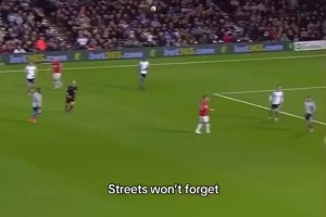 曾經(jīng)的費(fèi)萊尼，也像現(xiàn)在的馬奎爾一樣，為曼聯(lián)攻城拔寨