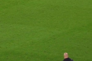 瓜迪奧拉這腳停球，自然也是優(yōu)雅至極