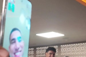 因傷缺陣的阿什拉夫，與摩洛哥隊友們進行了視頻通話