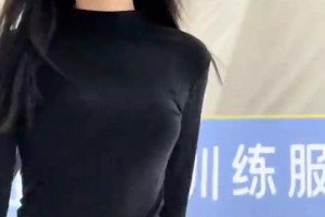 美娜此前體驗(yàn)花樣滑冰，是不是東北女生天生都會(huì)滑啊??